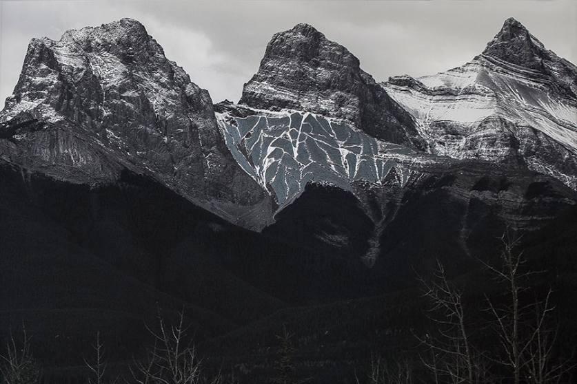 http://www.owa.mirunadragan.com/files/gimgs/th-12_Dragan11_TheMountainsAreMirrors6-web.jpg
